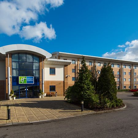 Holiday Inn Express Newport, An Ihg Hotel Exteriör bild