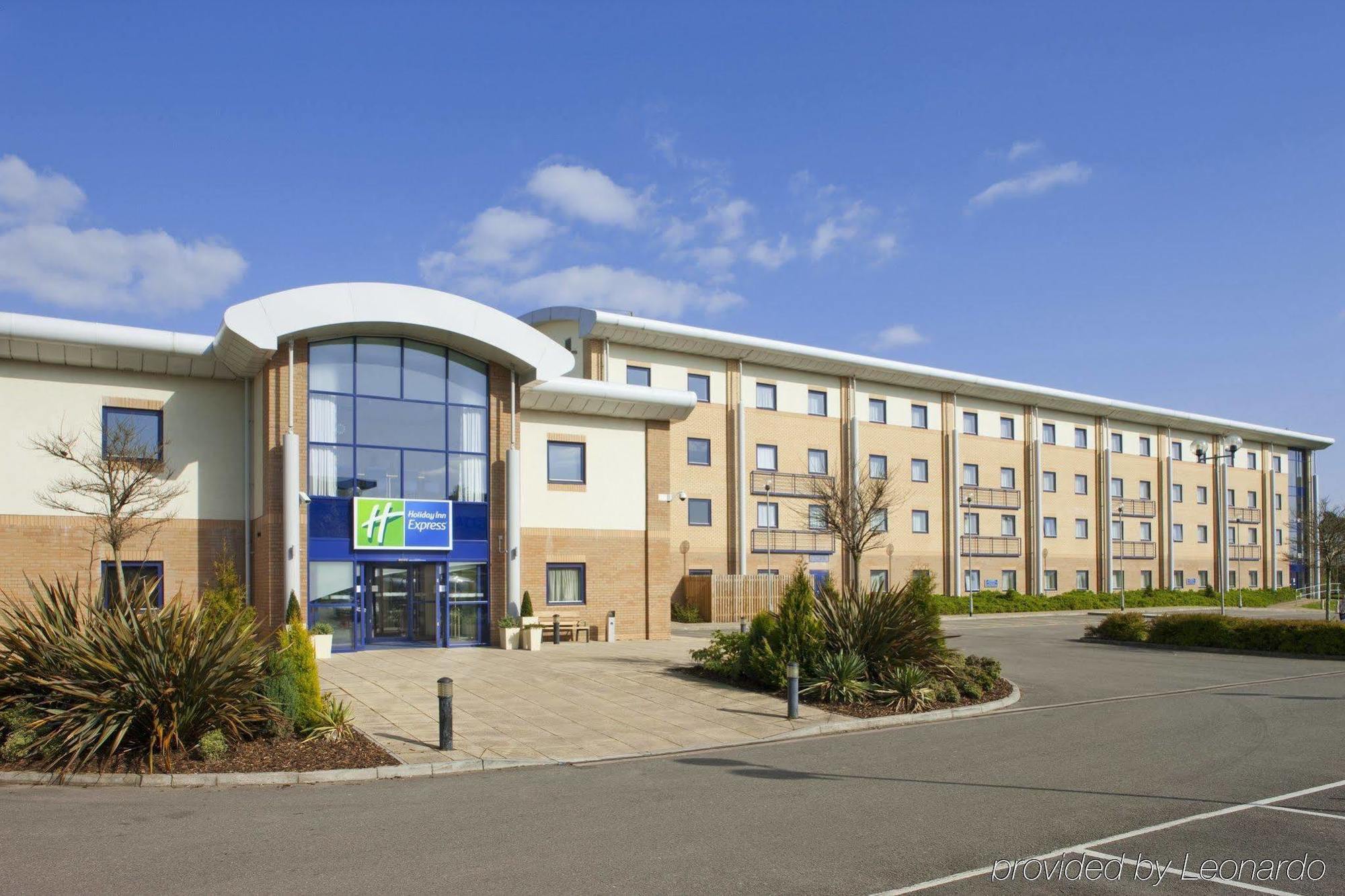 Holiday Inn Express Newport, An Ihg Hotel Exteriör bild